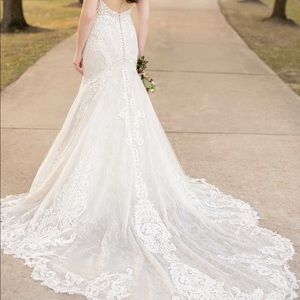 Martina Liana wedding dress style 1250. Brand New. Size 18/20